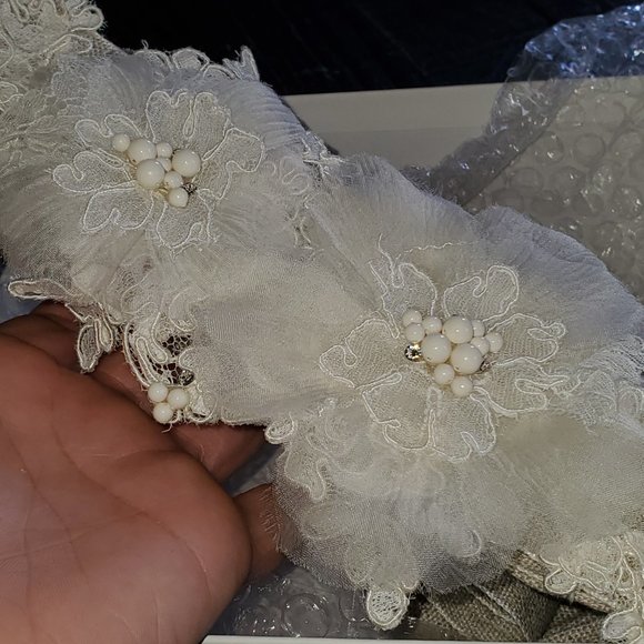 Floral Lace Belt with Gray/Tan Strap main image 5